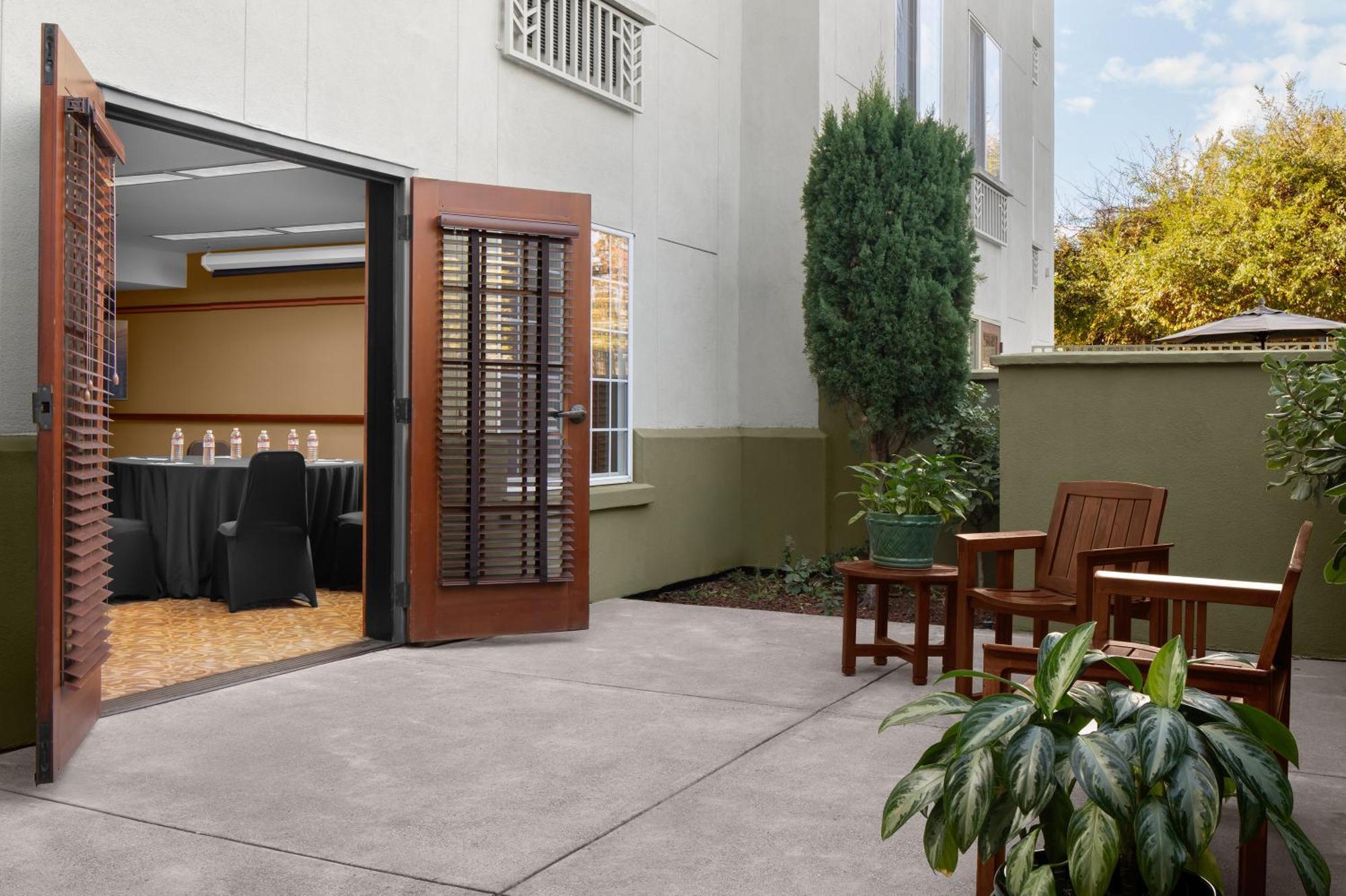 Larkspur Landing Extended Stay Suites Campbell Exterior photo